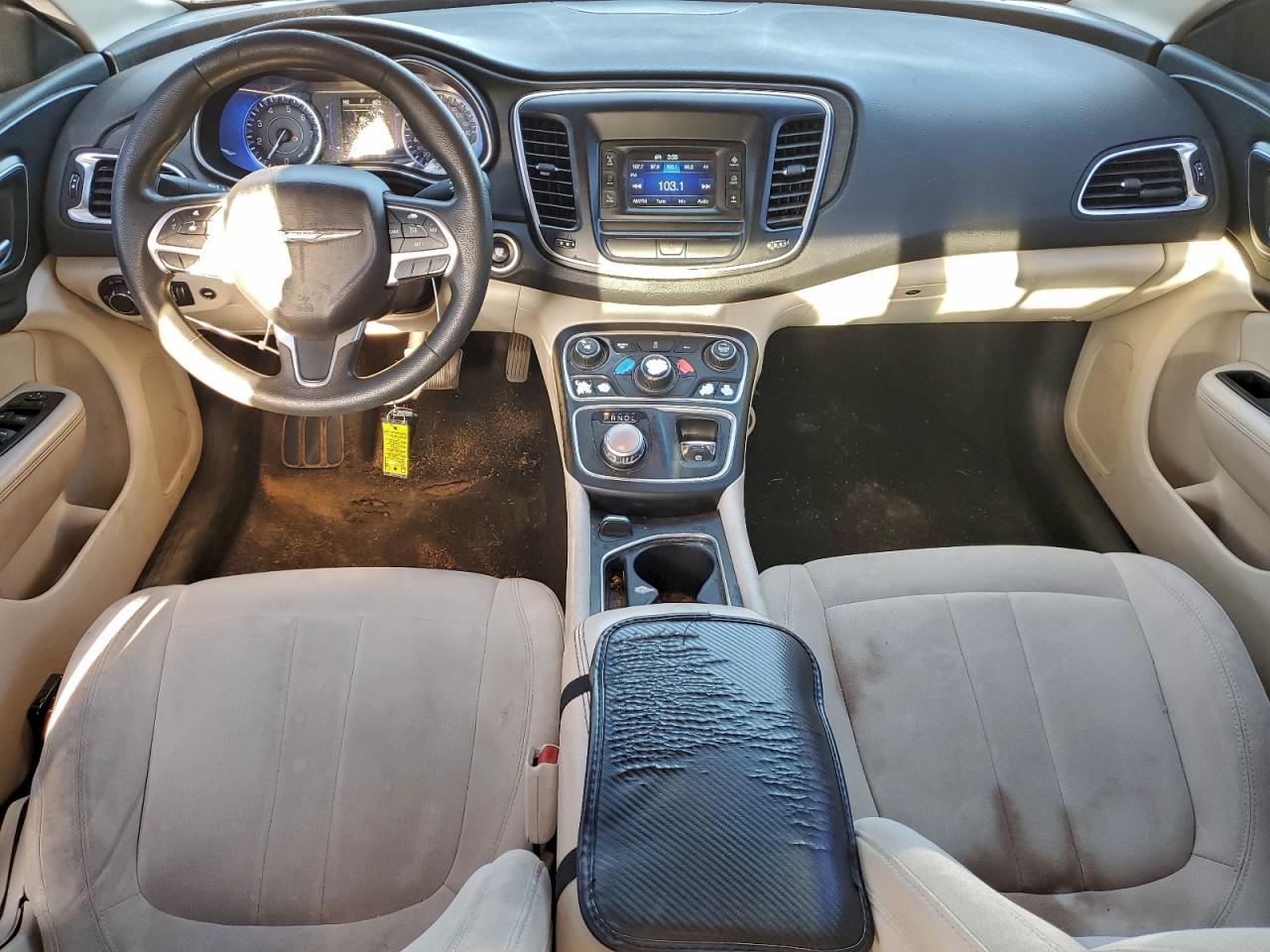 Chrysler 200 Limited Image 11