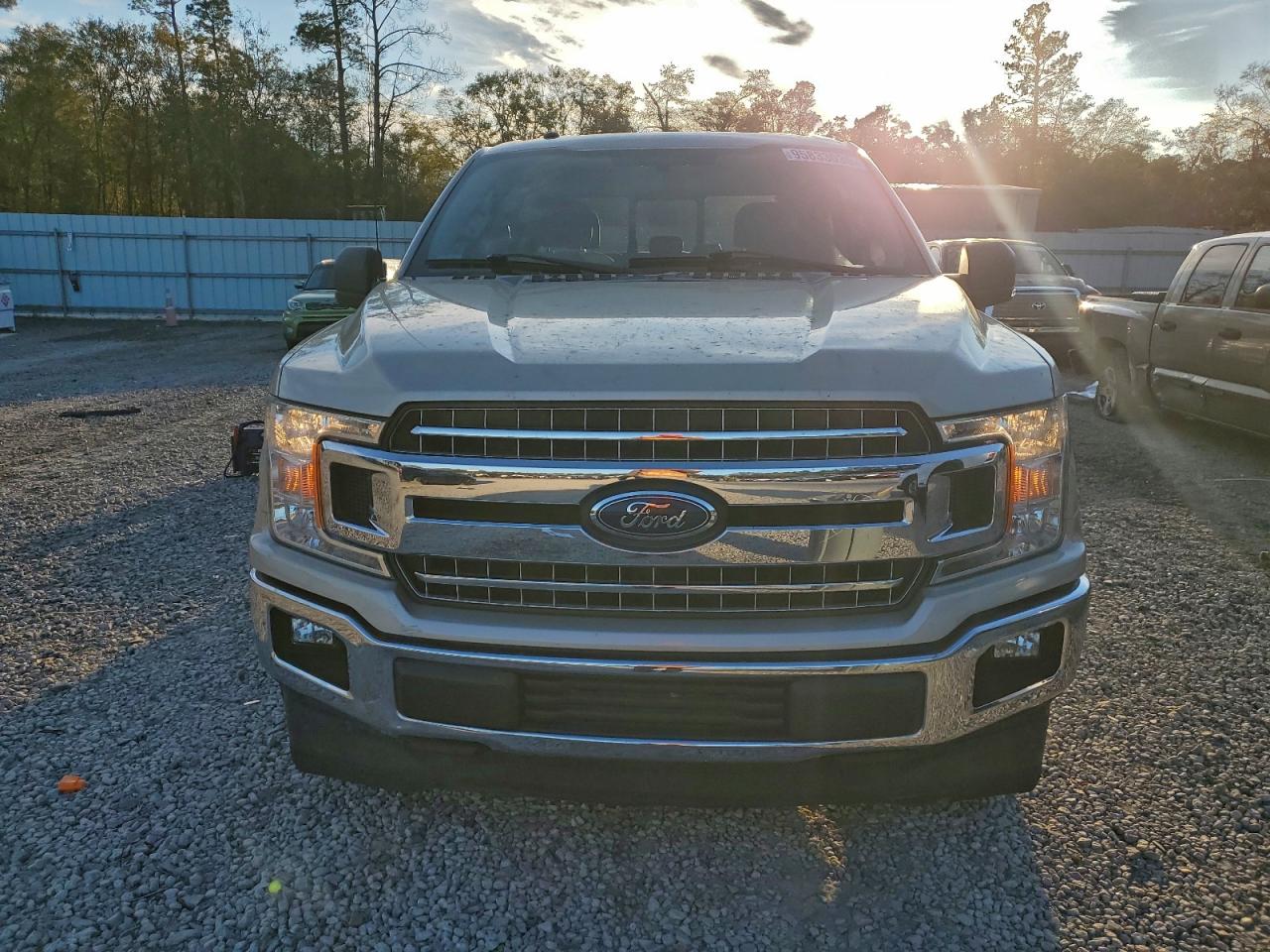 Ford F-150 Supercrew Image 6
