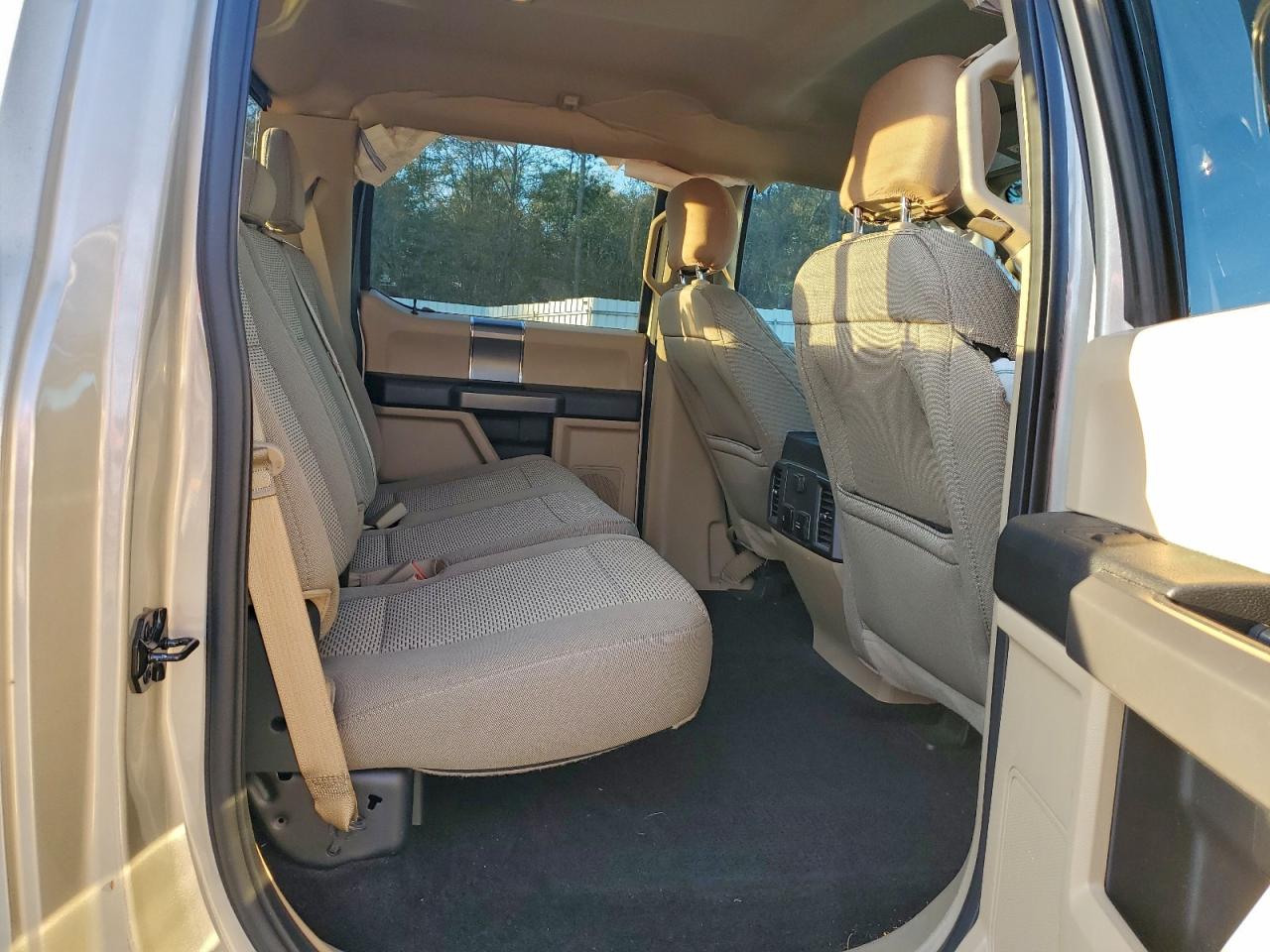 Ford F-150 Supercrew Image 3