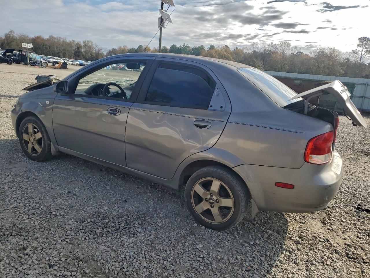 Chevrolet Aveo Lt Image 2