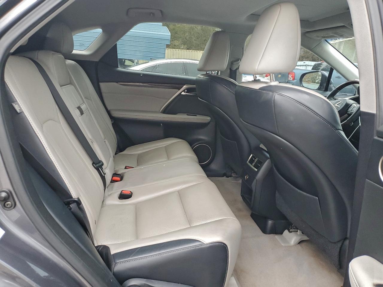 Lexus RX 350 Base Image 13