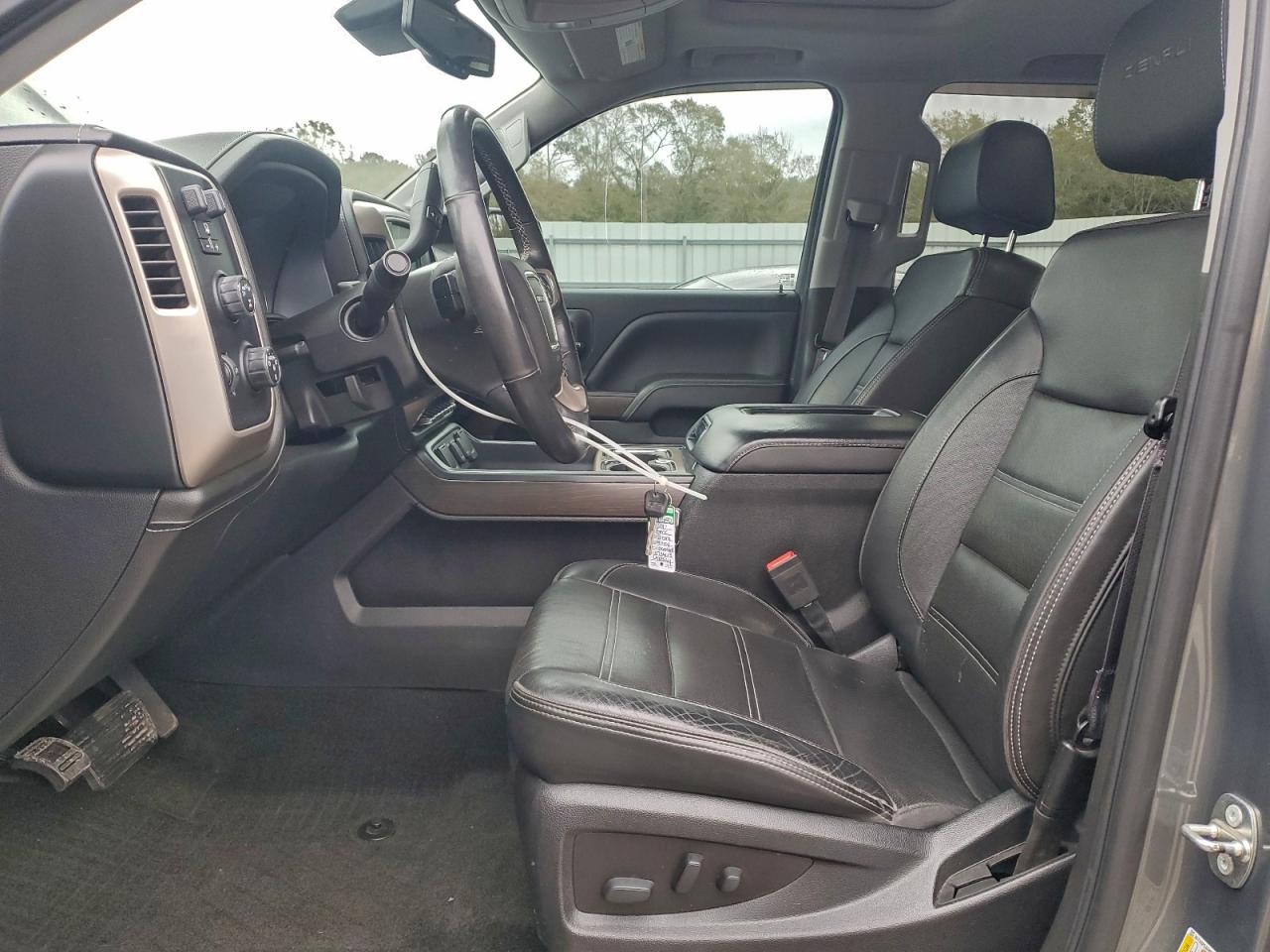 GMC Sierra K1500 Denali Image 3