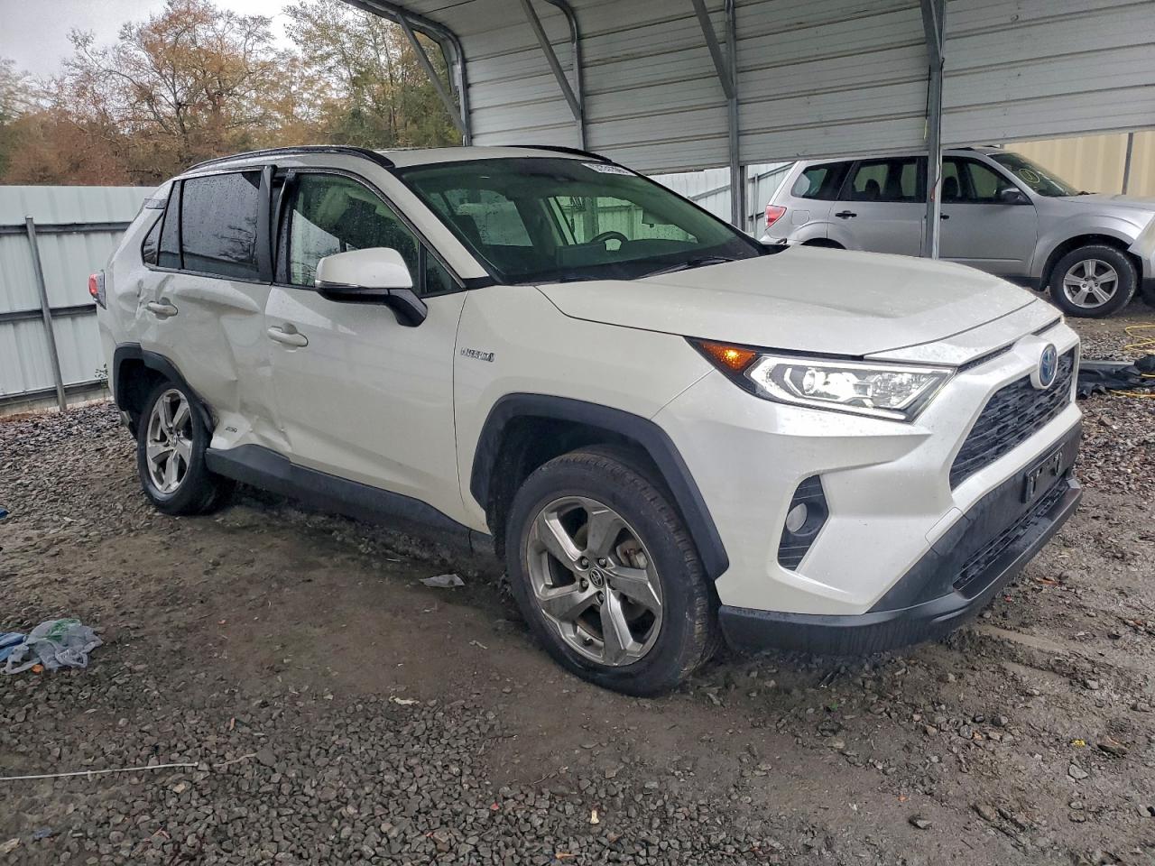 Toyota RAV4 Xle Premium Image 13