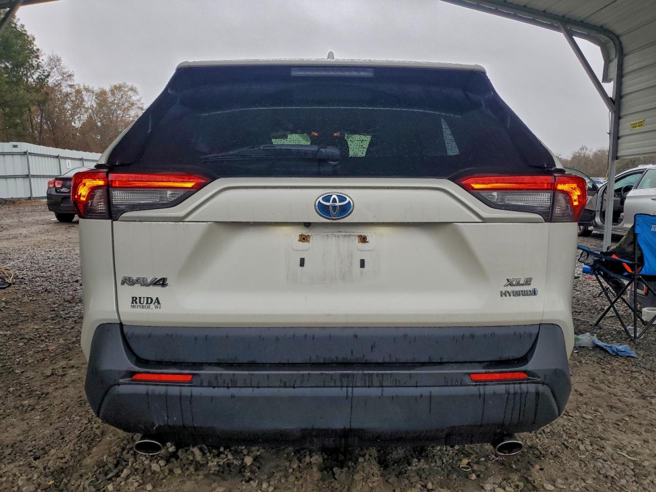 Toyota RAV4 Xle Premium Image 10