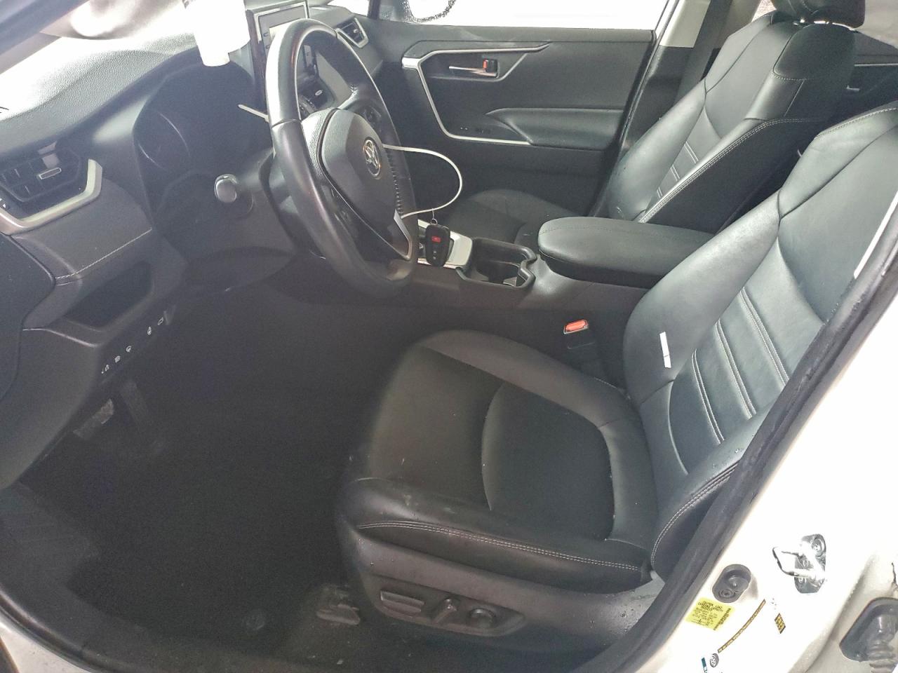 Toyota RAV4 Xle Premium Image 11