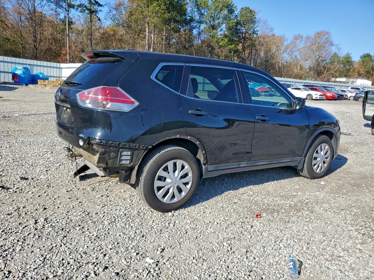 Nissan Rogue S Image 3