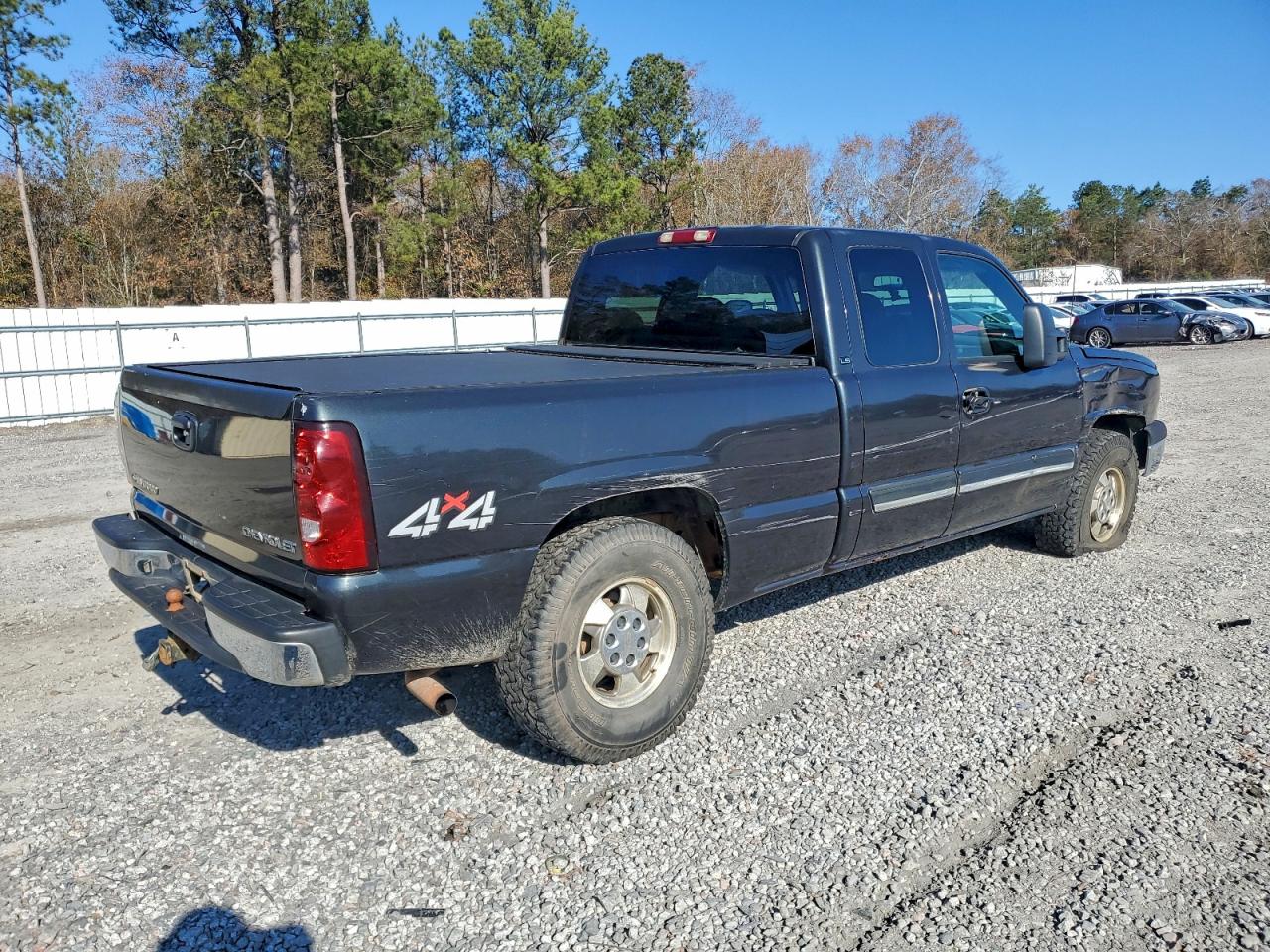 Chevrolet Silverado K1500 Image 12