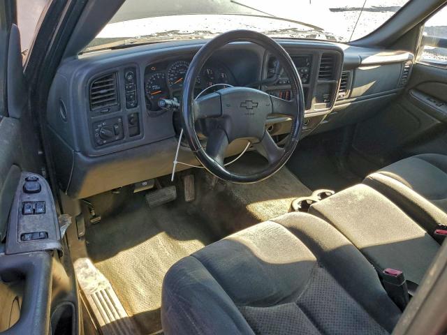 Chevrolet Silverado K1500 Image 3