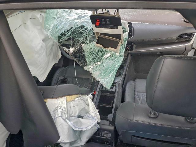 Nissan Rogue Platinum Image 2