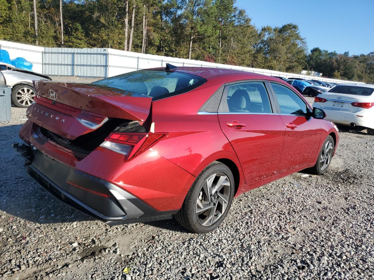 Hyundai ELANTRA Sel Image 12