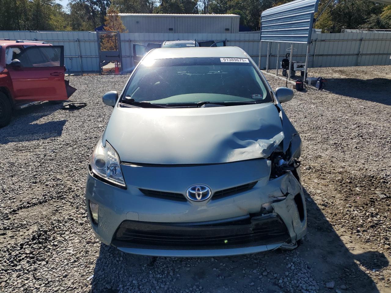 Toyota Prius Image 2