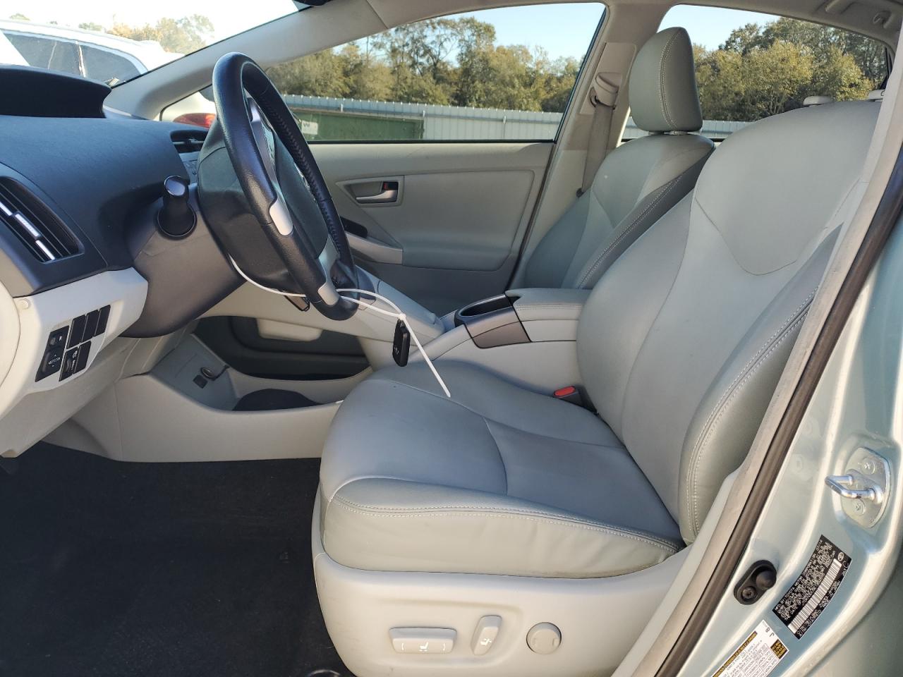 Toyota Prius Image 11