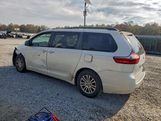 Toyota Sienna Xle Image 13