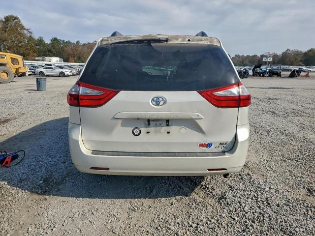 Toyota Sienna Xle Image 12