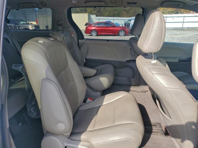 Toyota Sienna Xle Image 11