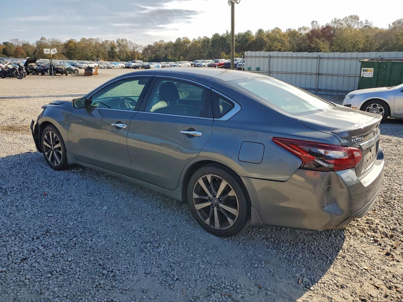 Nissan Altima 2.5 Image 2