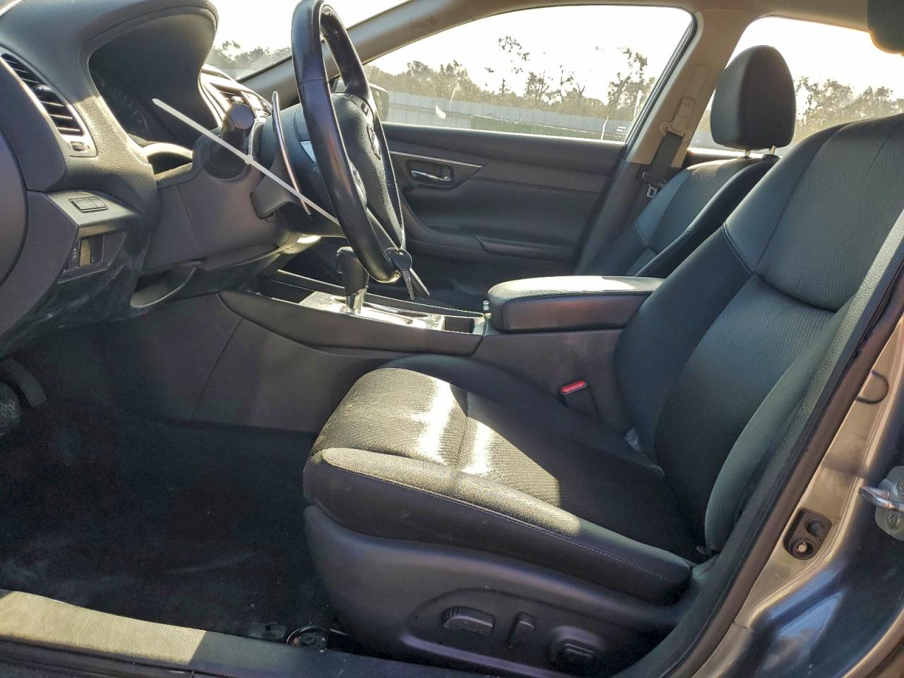 Nissan Altima 2.5 Image 8