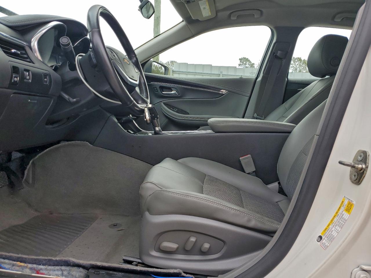 Chevrolet Impala Lt Image 5