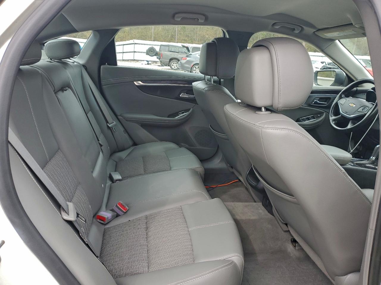 Chevrolet Impala Lt Image 9