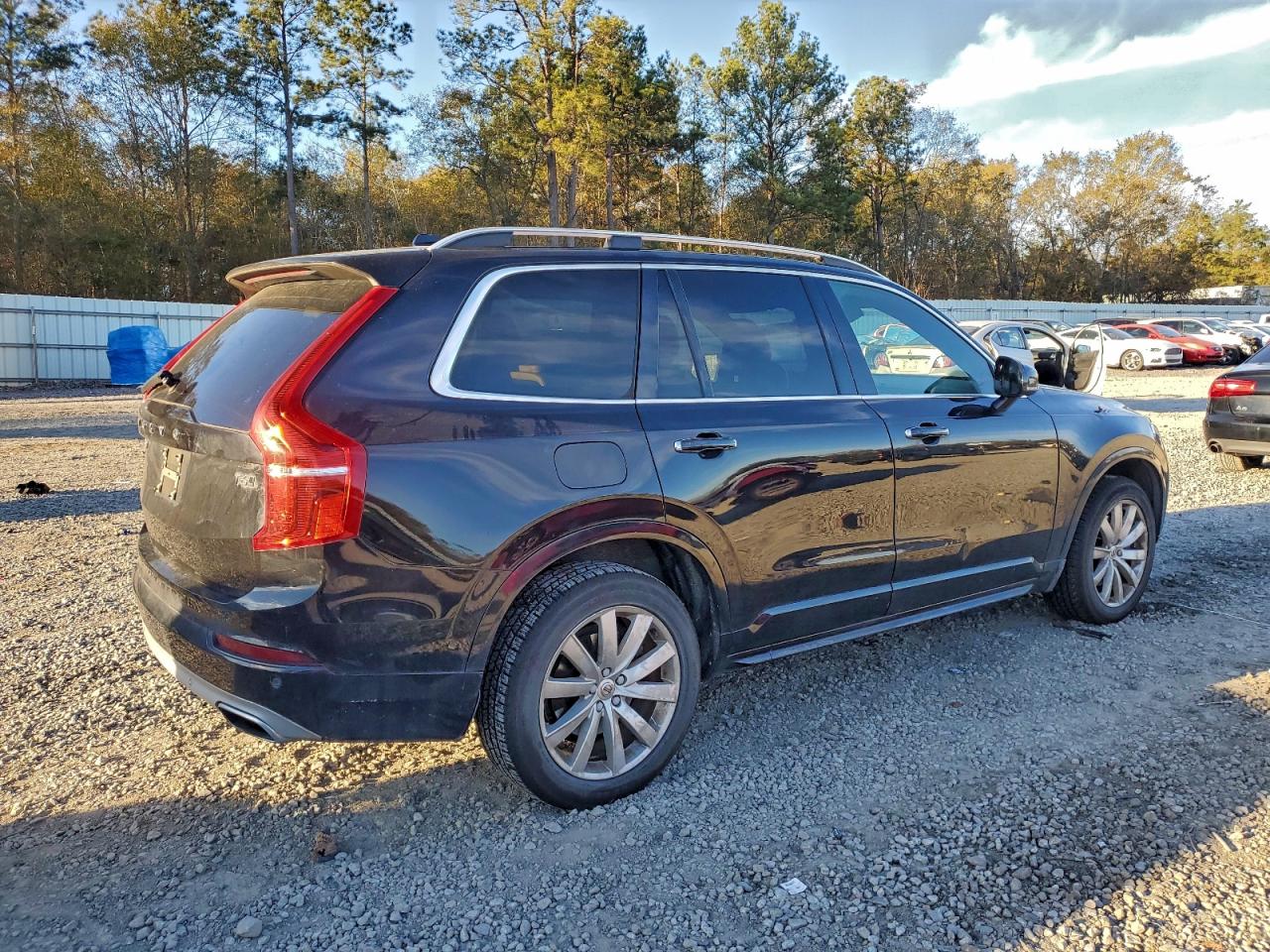 Volvo XC90 T6 Image 11