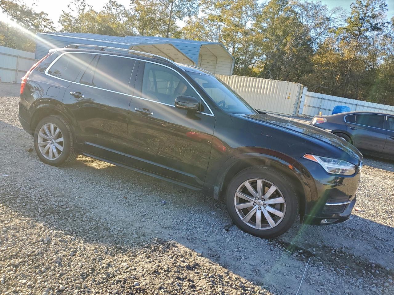 Volvo XC90 T6 Image 10