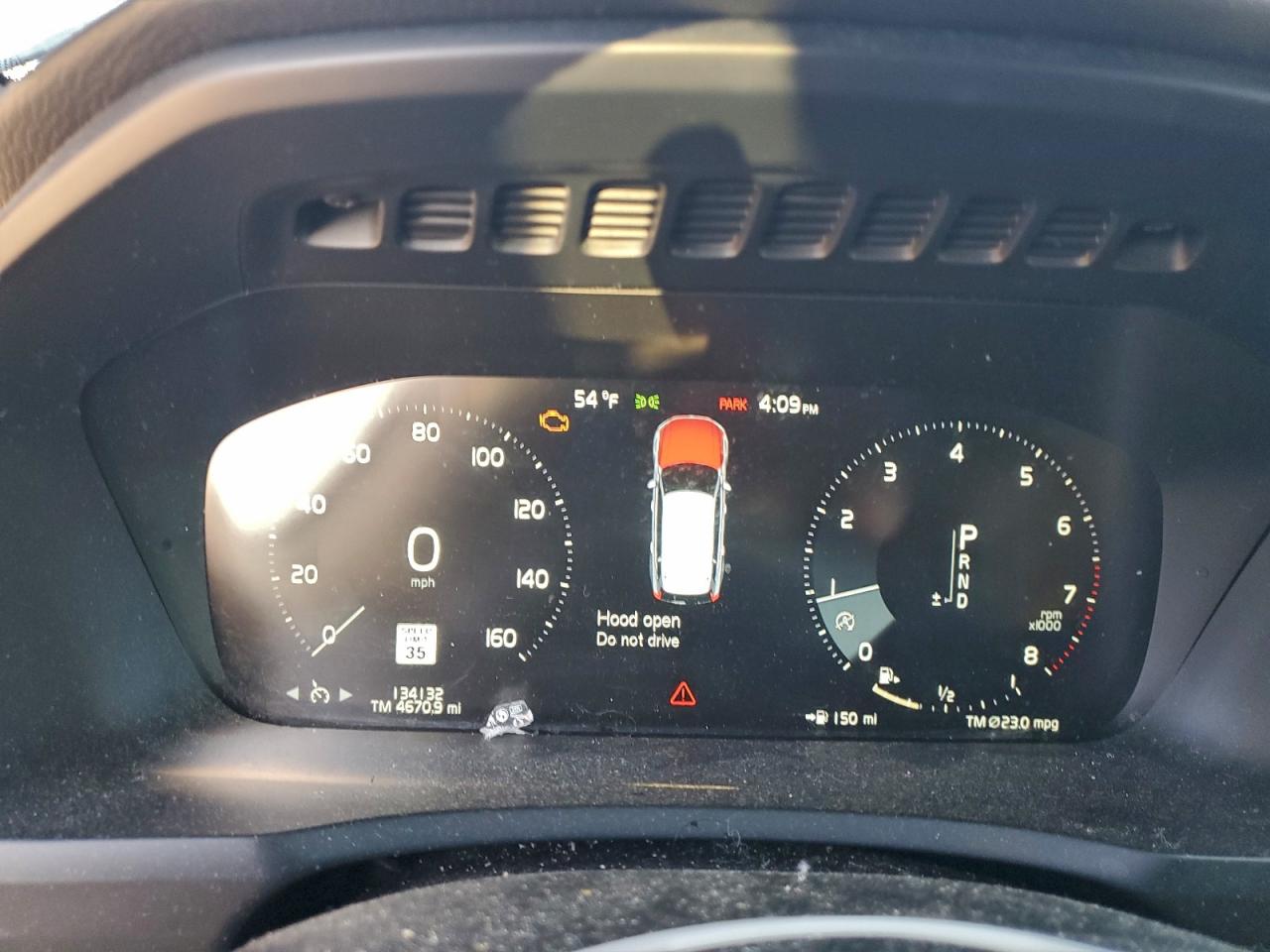 Volvo XC90 T6 Image 13