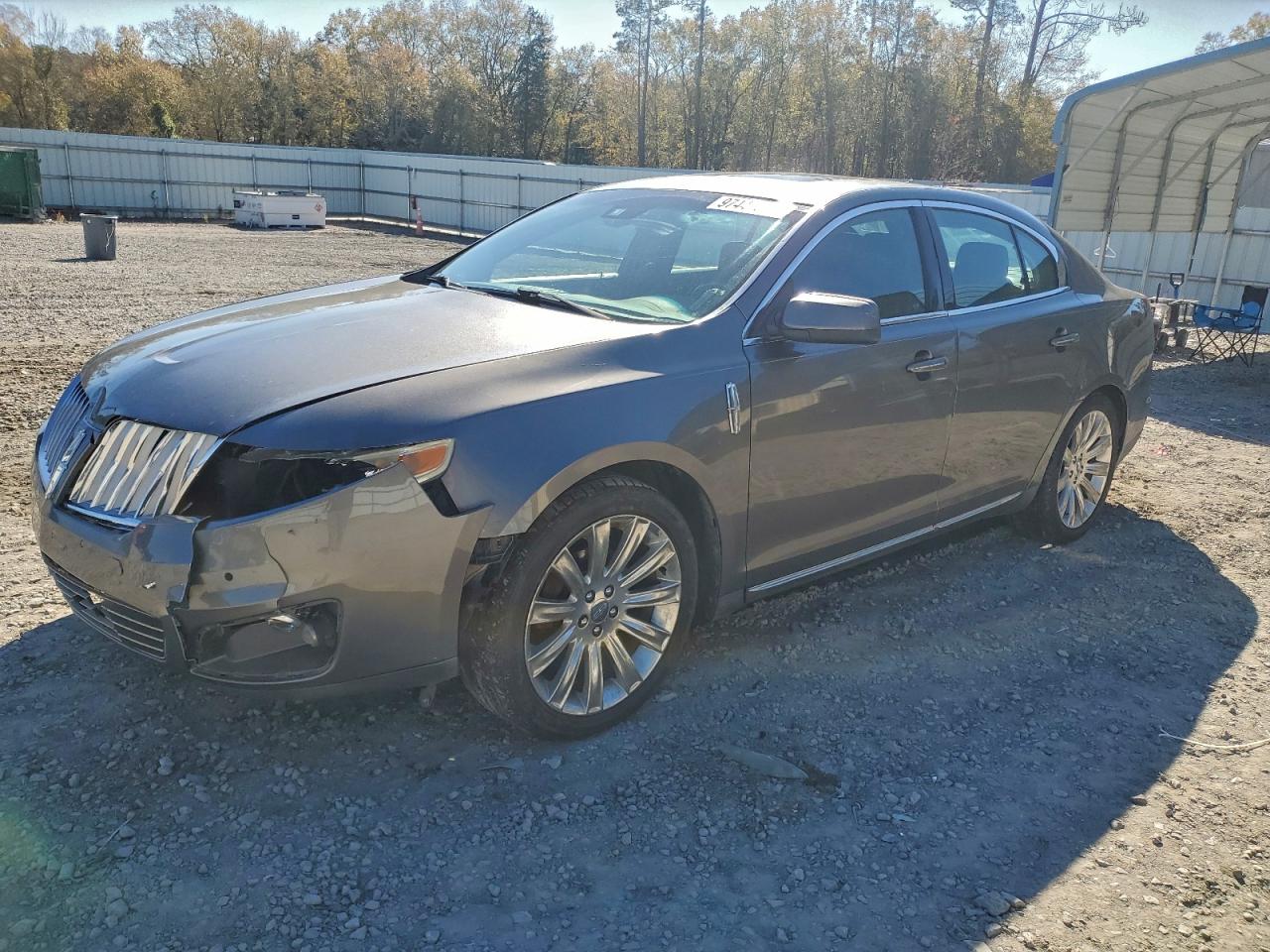 Lincoln MKS Image 1