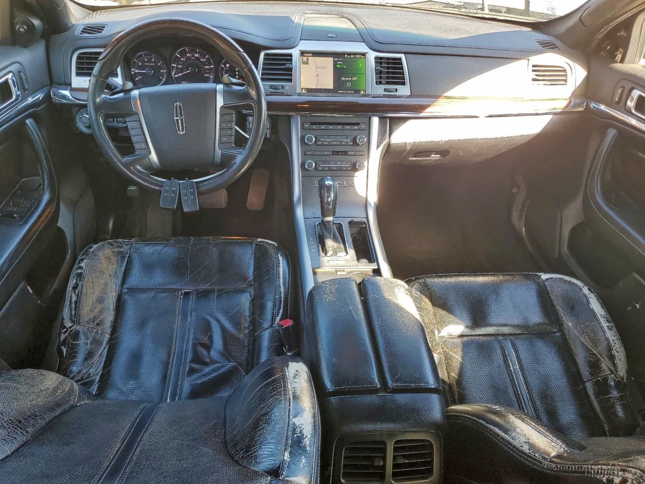 Lincoln MKS Image 11