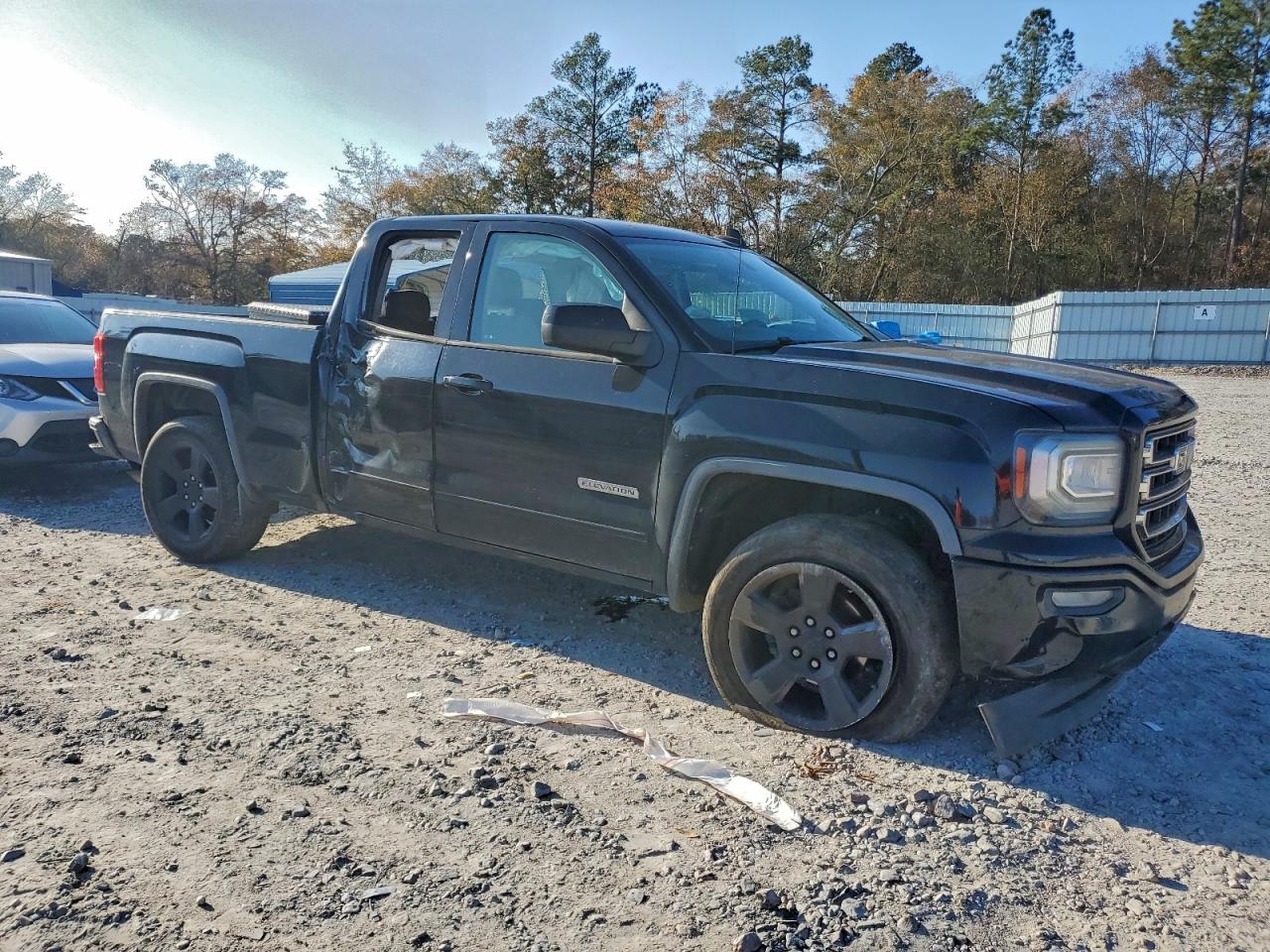 GMC Sierra C1500 Image 2