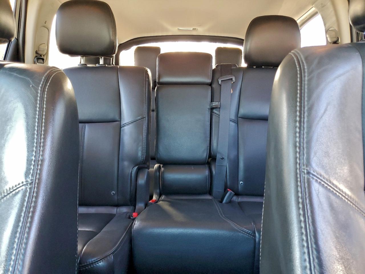 Nissan Pathfinder S Image 10