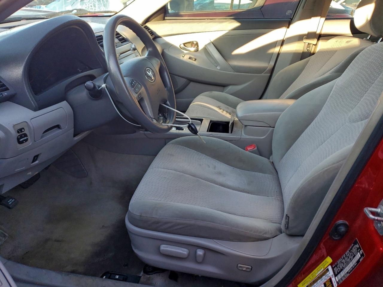 Toyota Camry Base Image 6