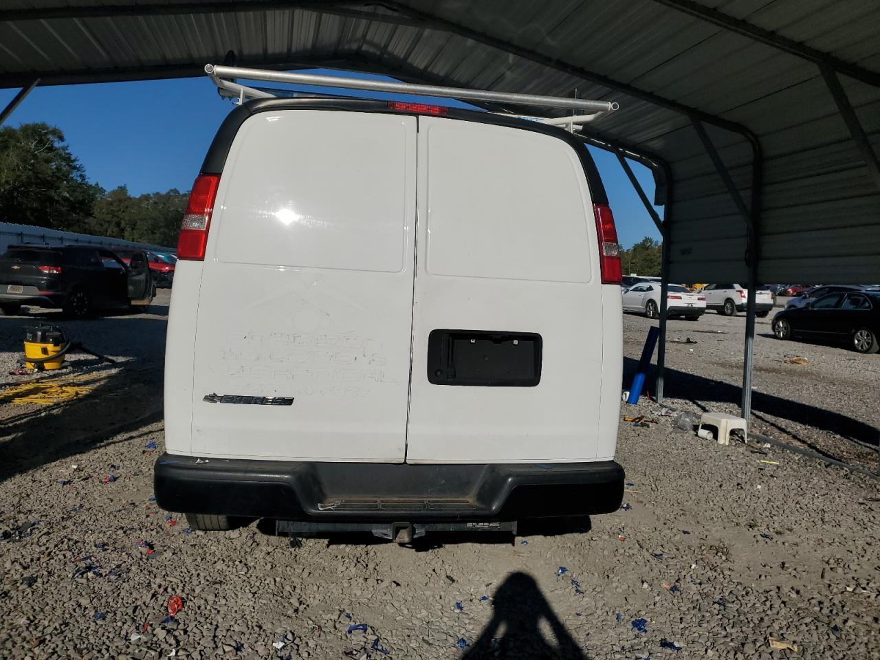 Chevrolet Express Image 11
