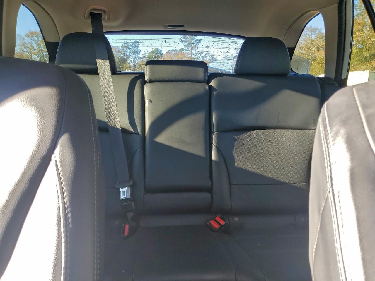 Subaru Outback 2.5i Limited Image 9