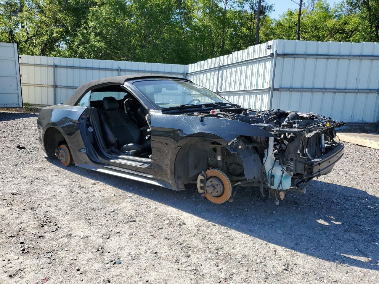 Ford Mustang Image 2