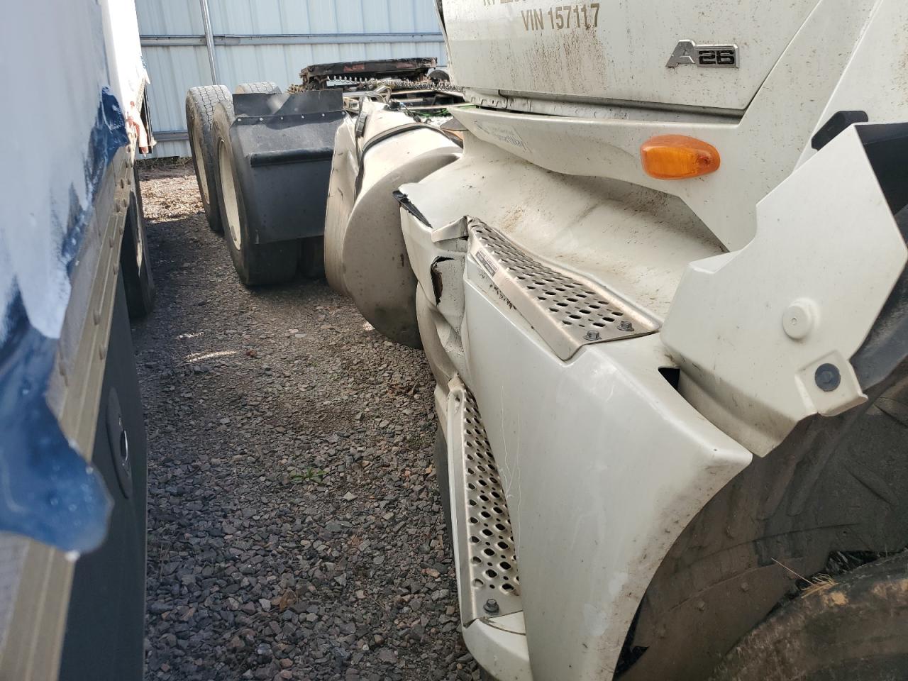 International Lt625 Image 7