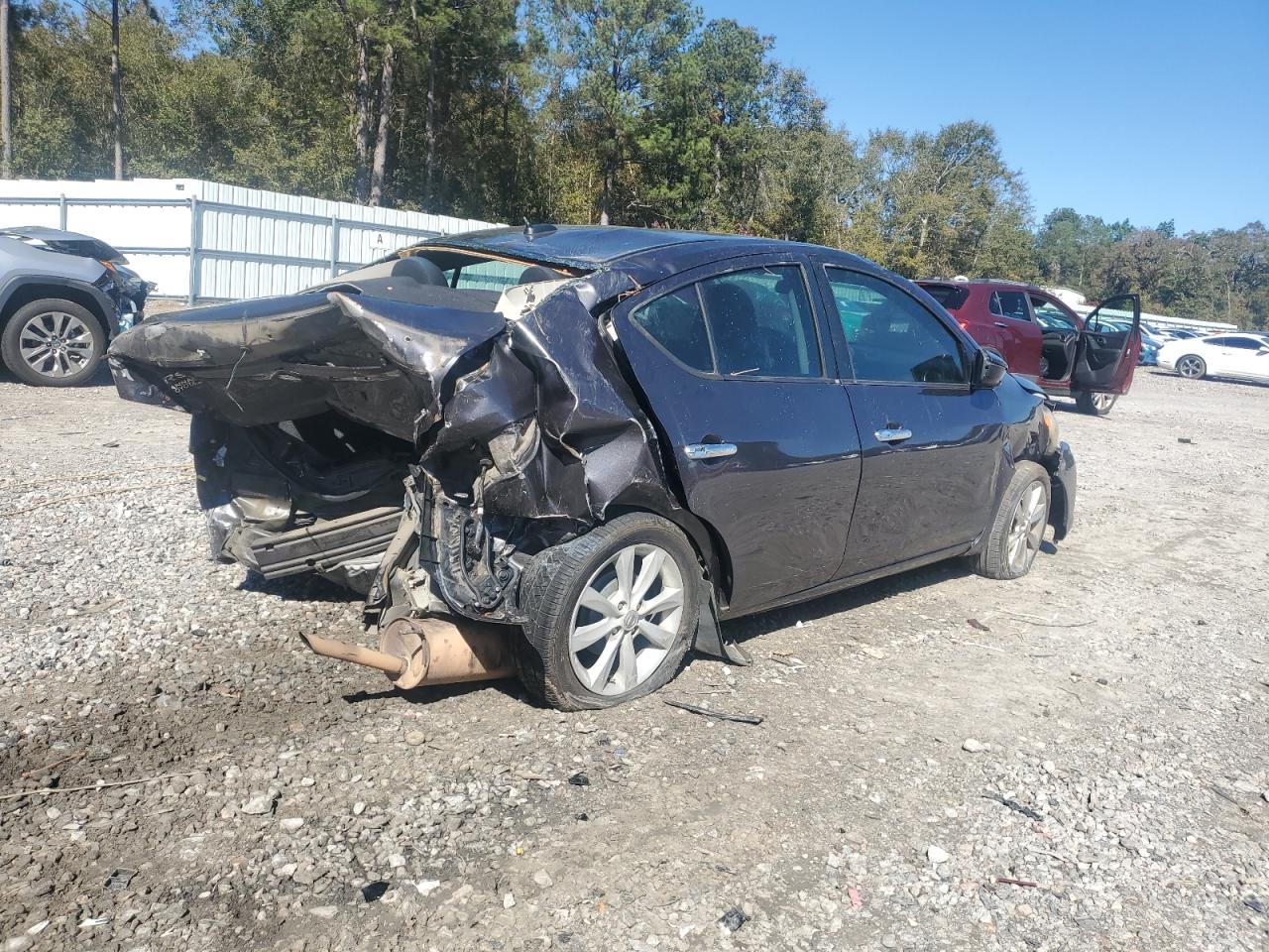Nissan Versa S Image 13