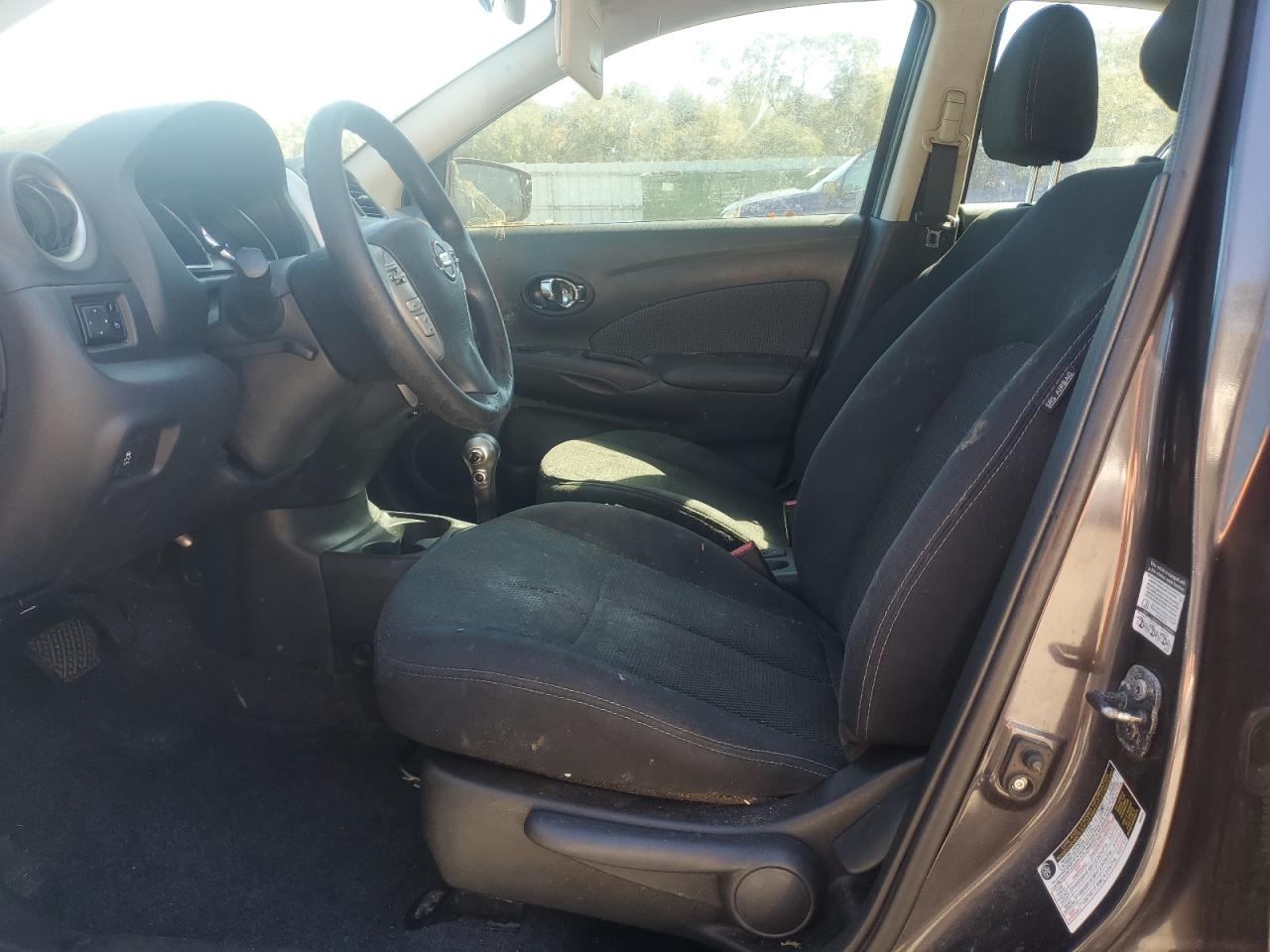 Nissan Versa S Image 7