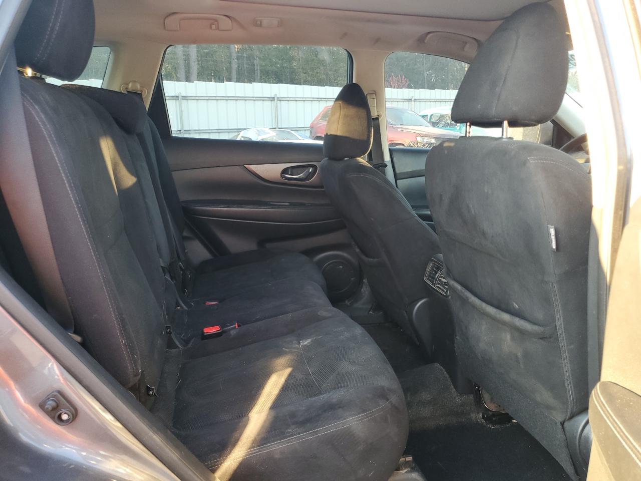 Nissan Rogue S Image 7