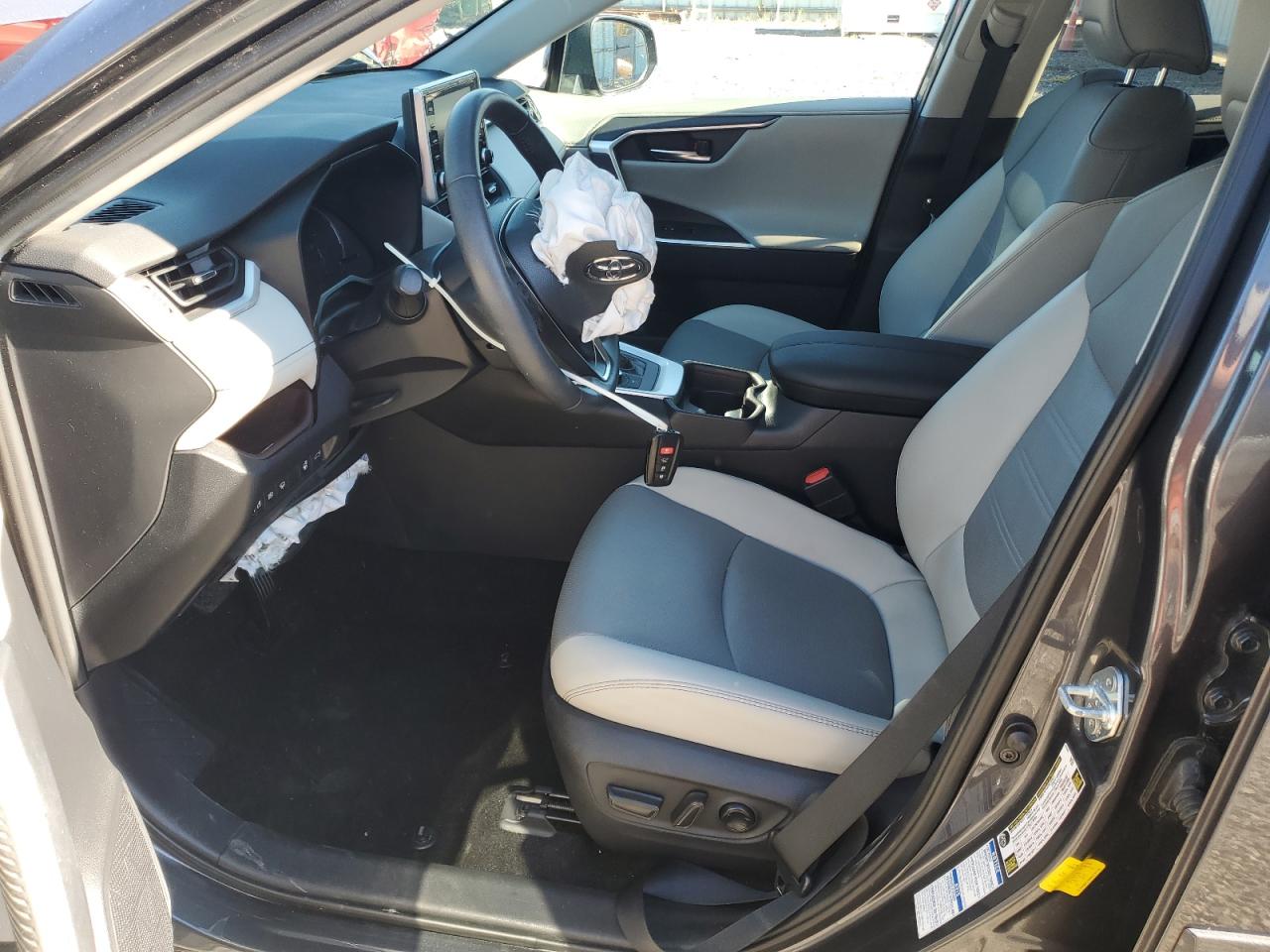 Toyota RAV4 Limited Image 13