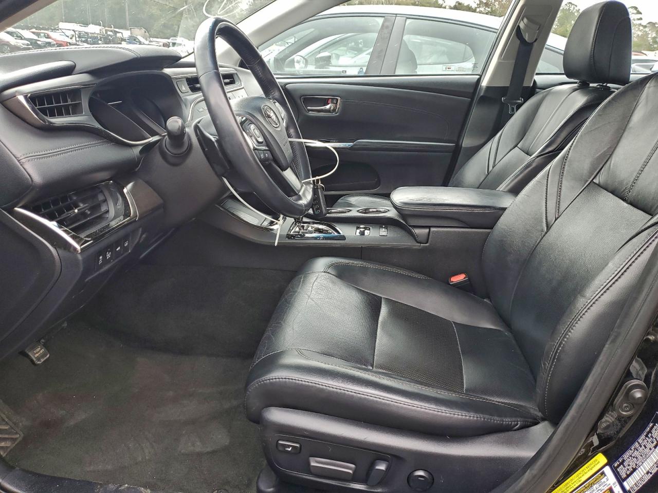 Toyota Avalon Xle Image 7