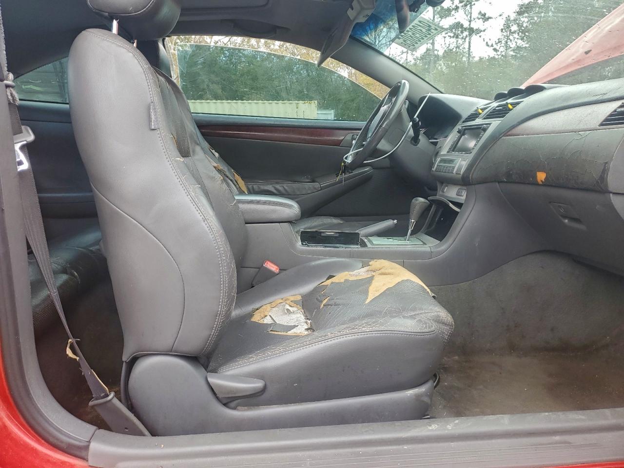 Toyota Camry Se Image 10