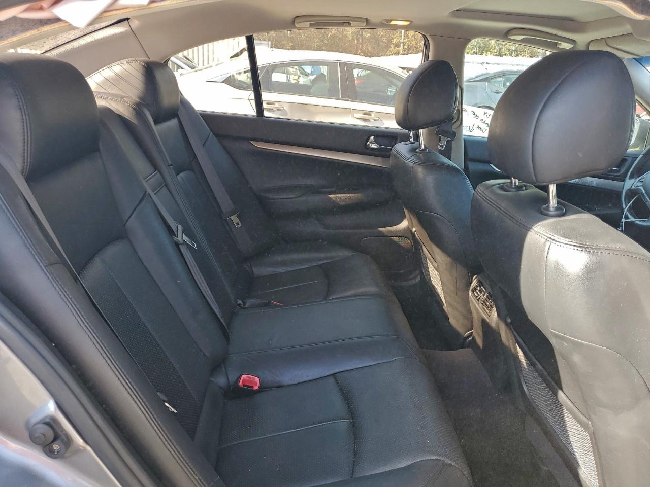 INFINITI G37 Base Image 7