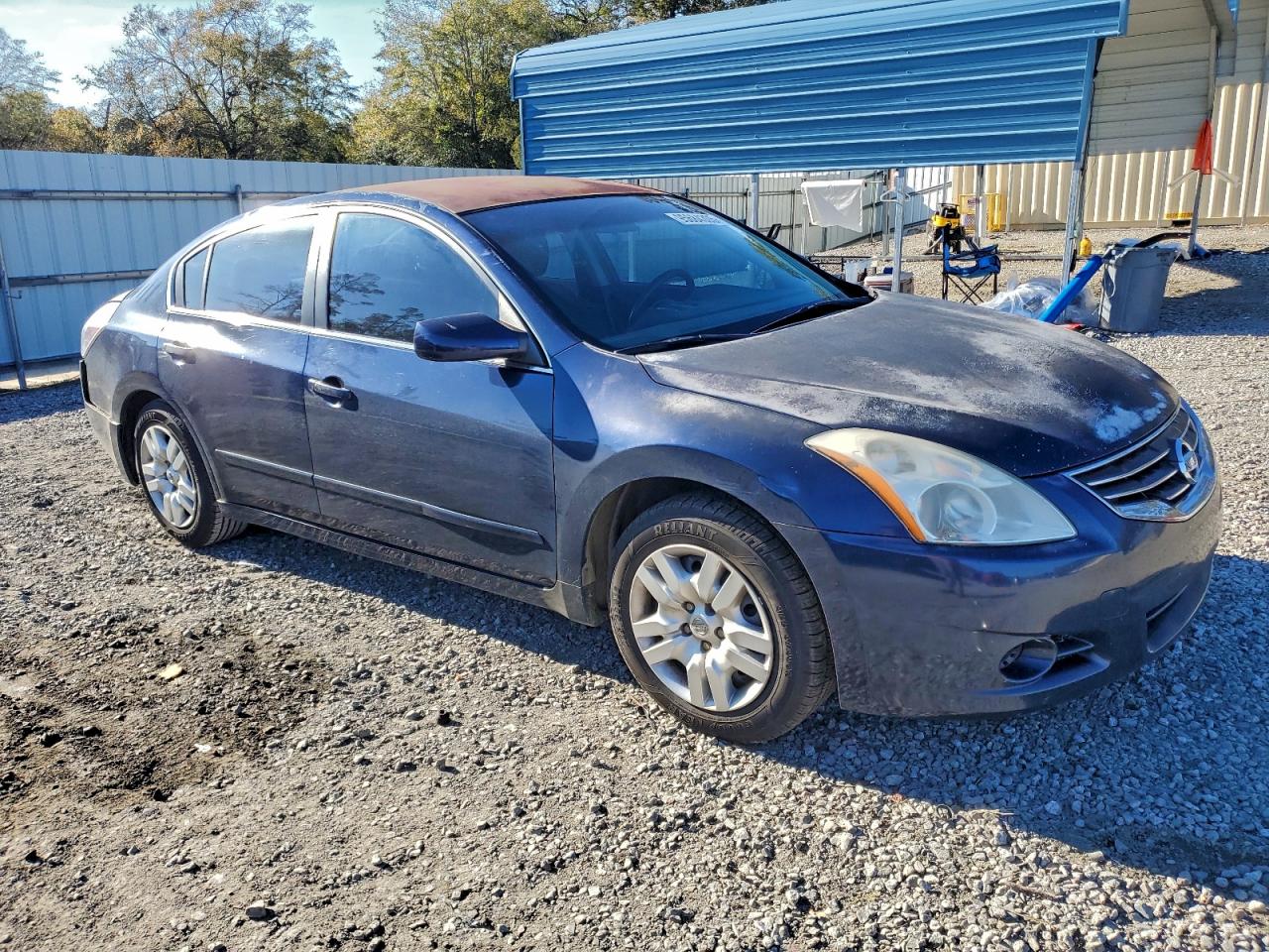 Nissan Altima Base Image 9