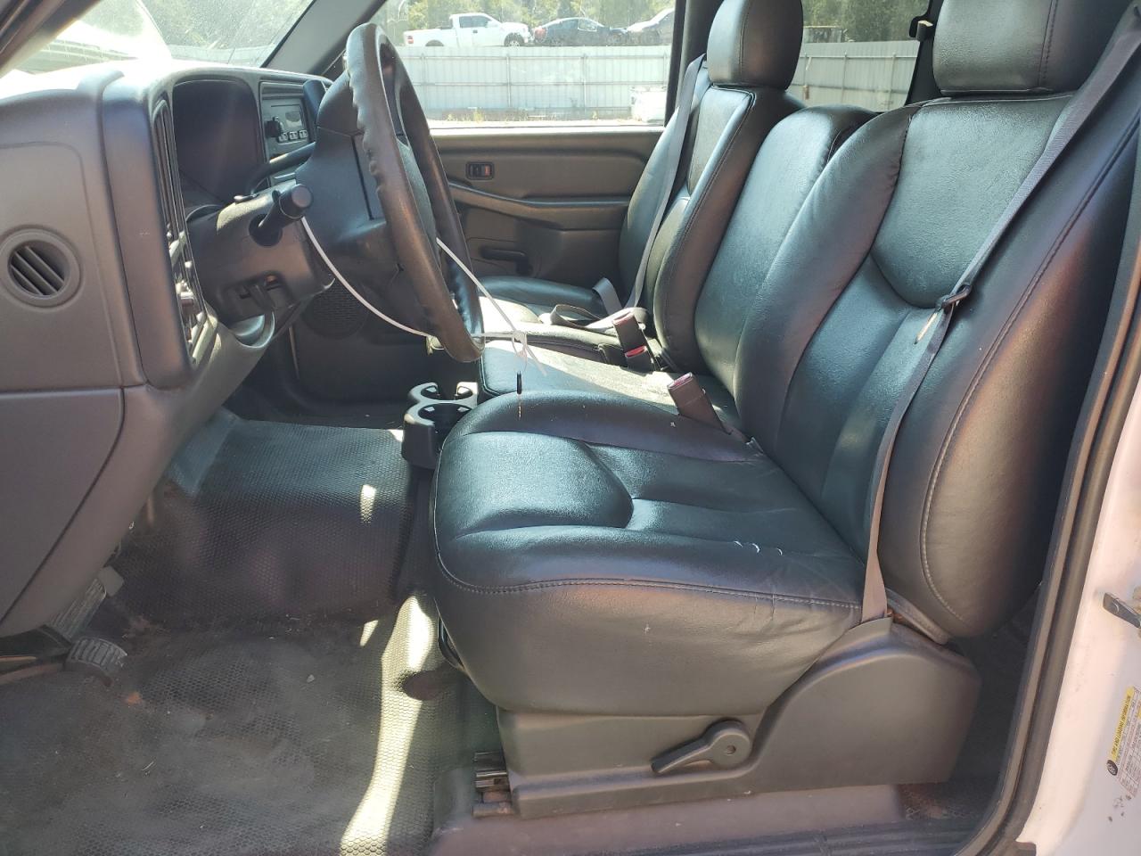 Chevrolet Silverado C1500 Classic Image 5