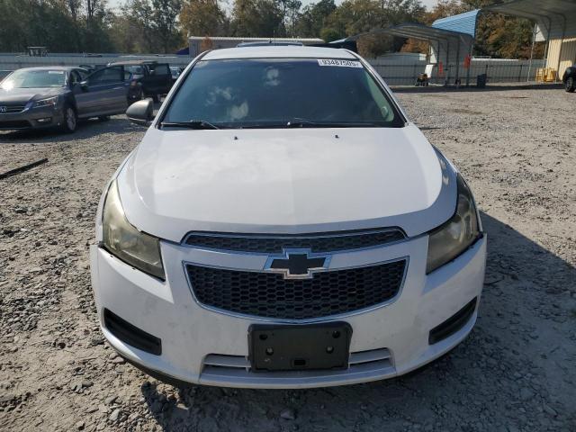 Chevrolet Cruze Ls Image 2