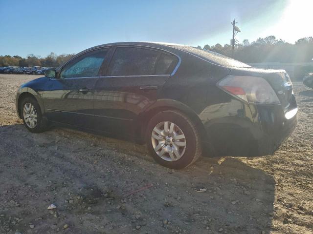 Nissan Altima Base Image 9