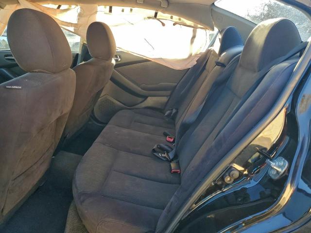 Nissan Altima Base Image 7