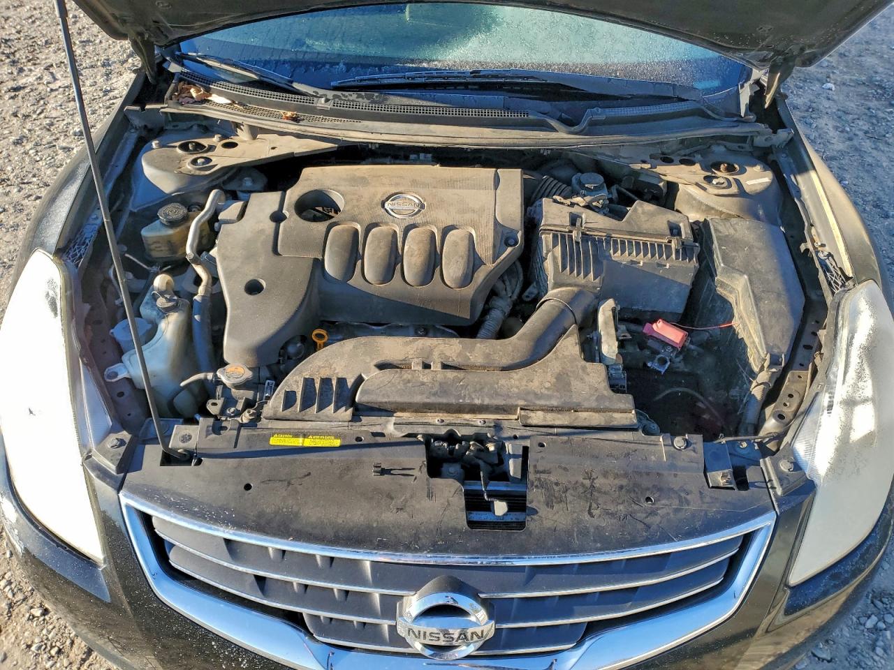 Nissan Altima Base Image 12