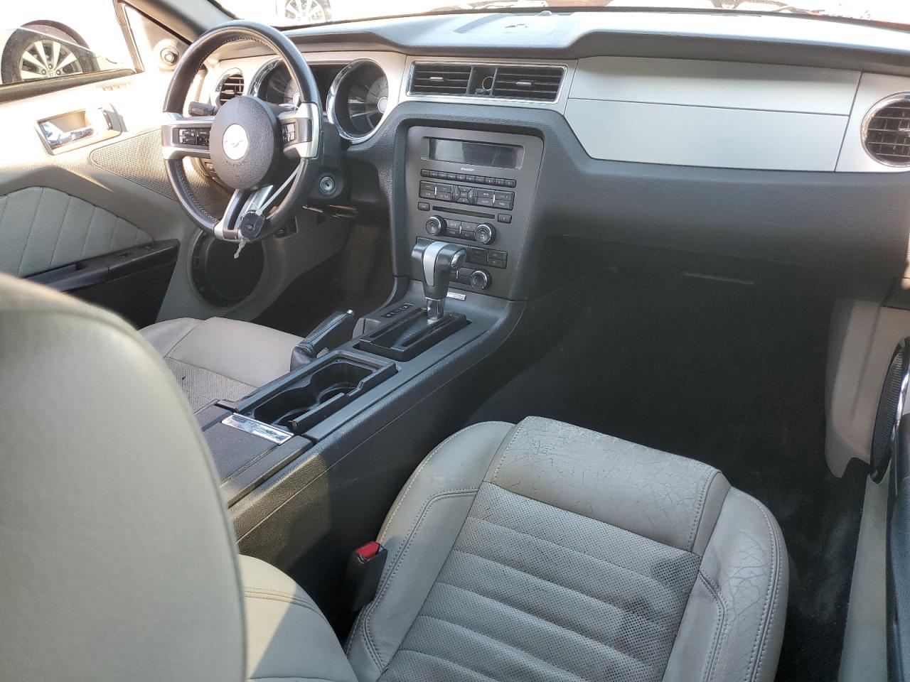 Ford Mustang Image 9