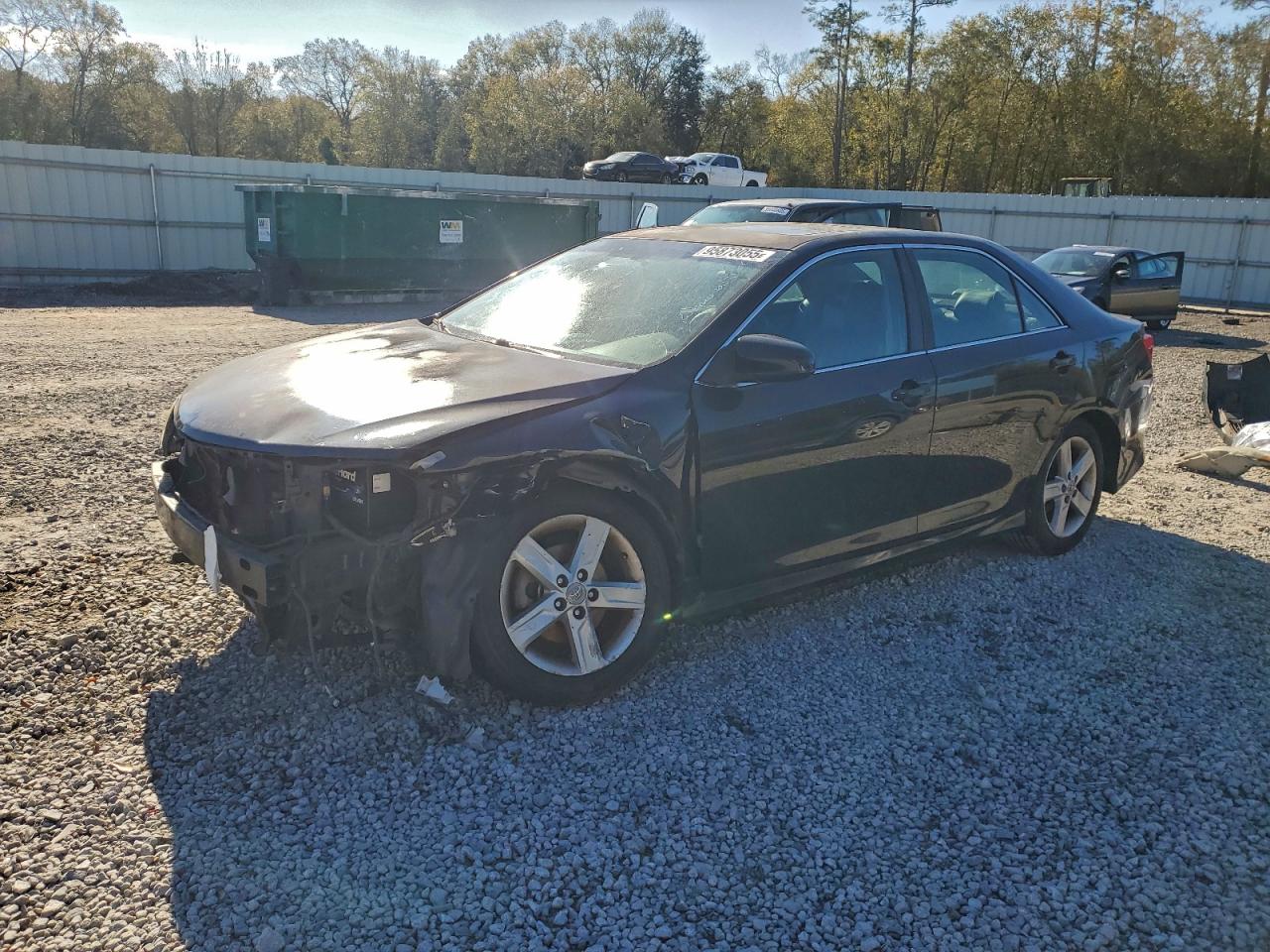 Toyota Camry Base Image 1